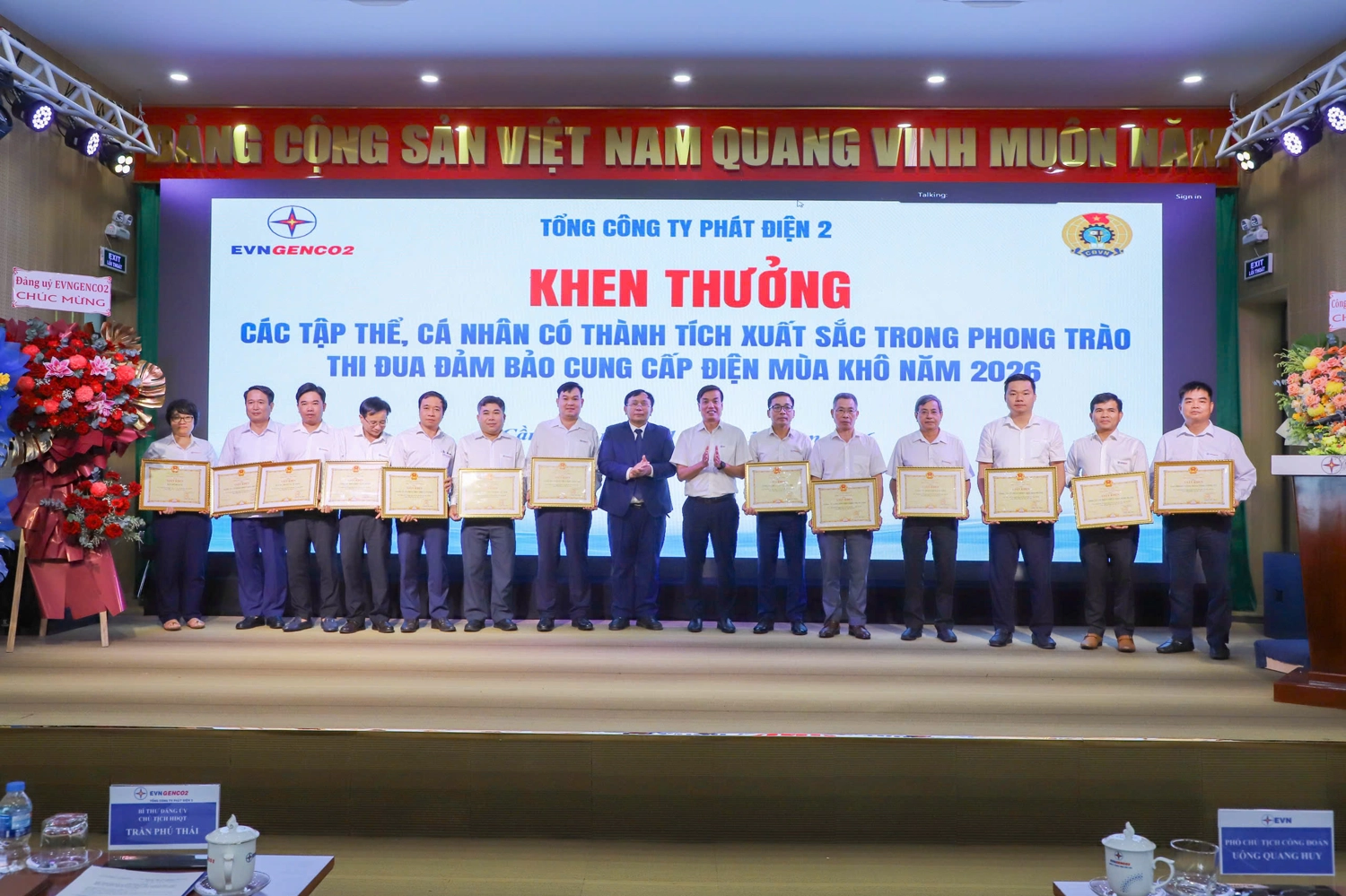 Ảnh khen thưởng tập thể (1)