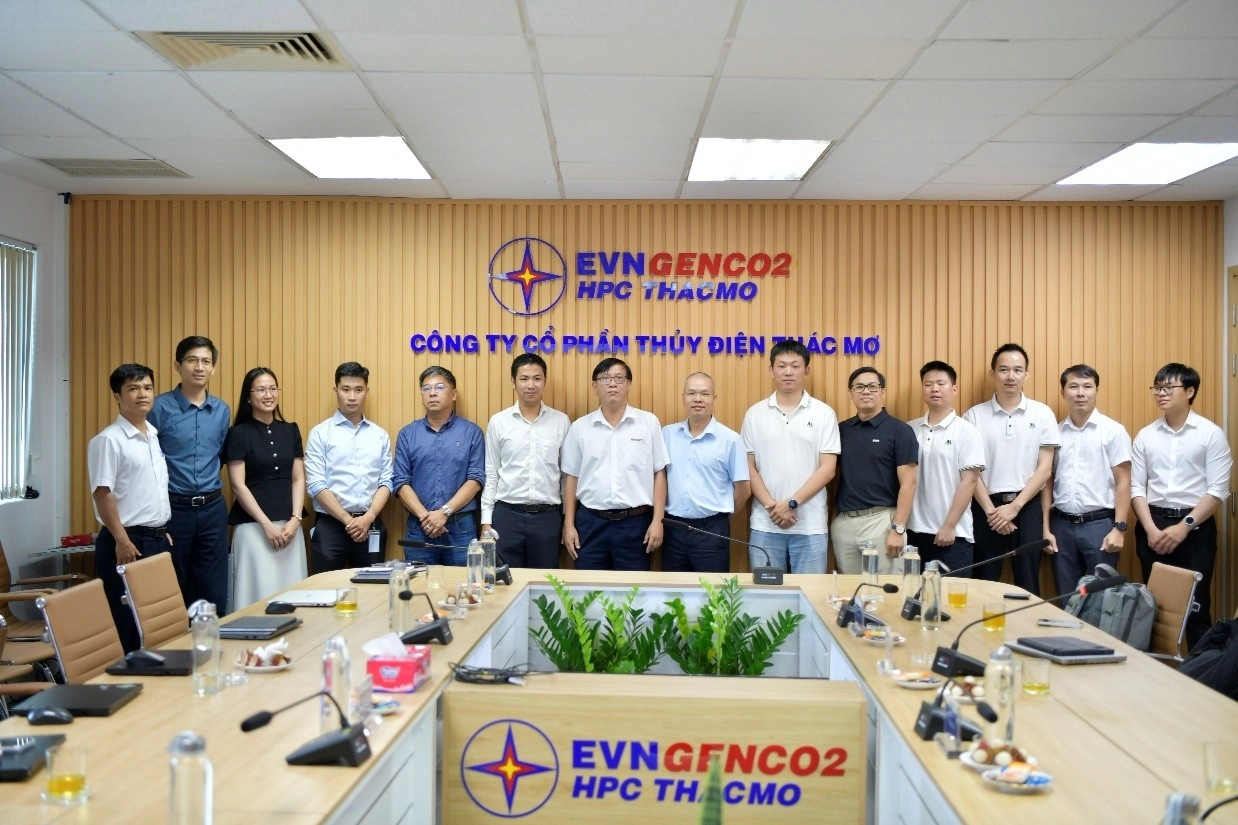 Ảnh tại buổi làm việc