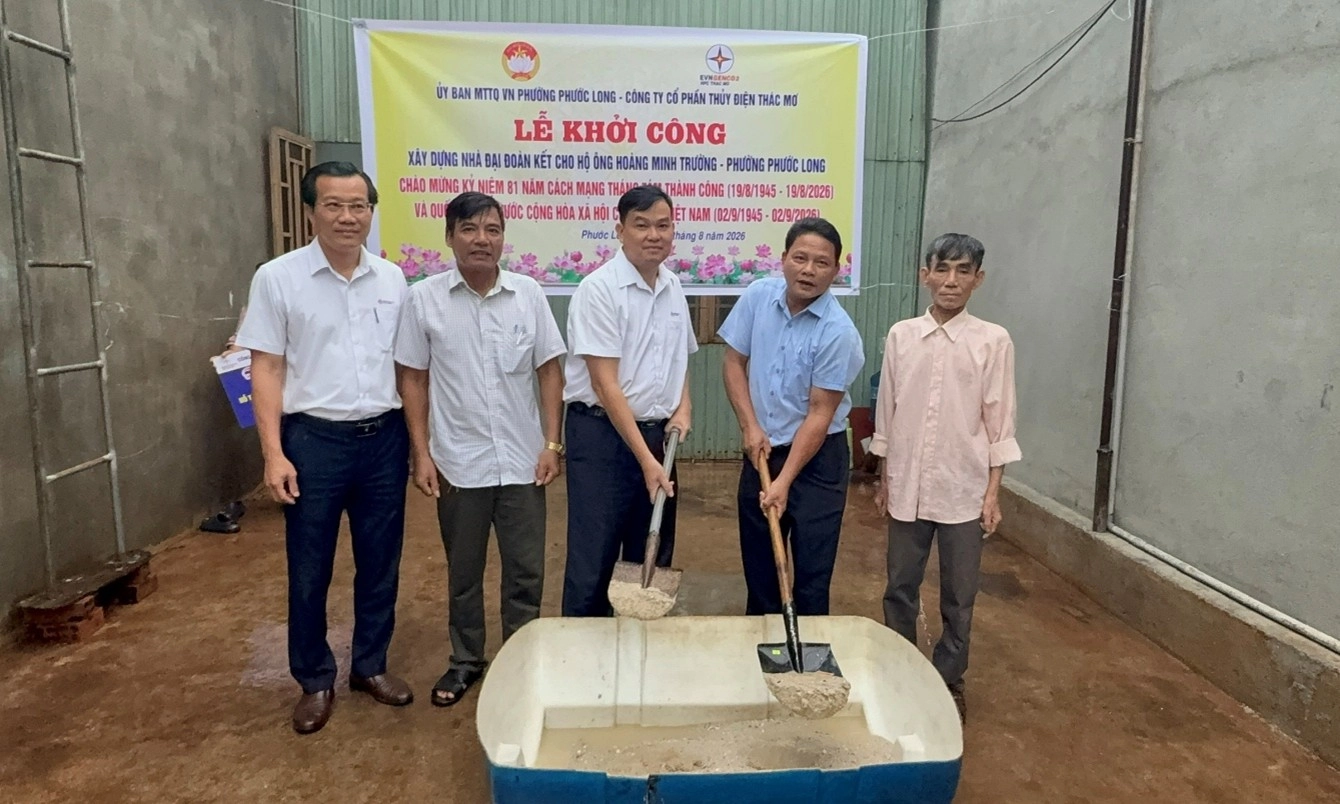 Ảnh trao nhà phường Phước Long 2