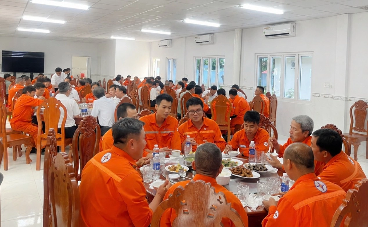 Bữa cơm CĐ 2
