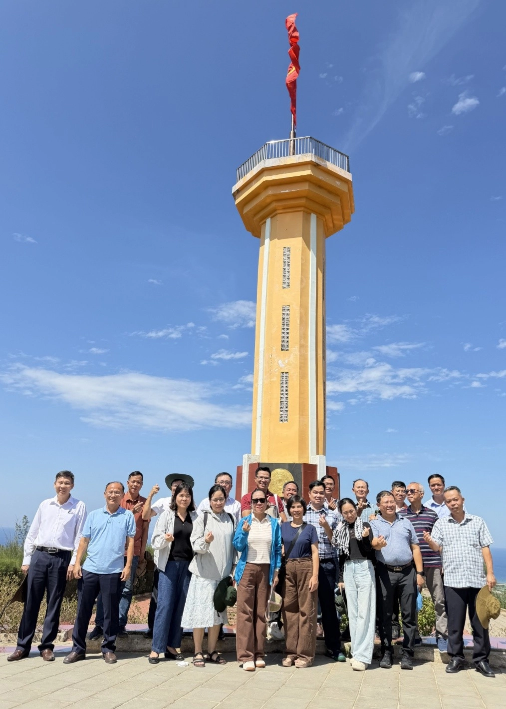 Cột cờ Tổ quốc
