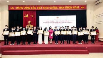 Tập đoàn Điện lực Việt Nam trao tặng học bổng trị giá 930 triệu đồng cho 31 học sinh xuất sắc đoạt giải Olympic quốc tế năm 2021