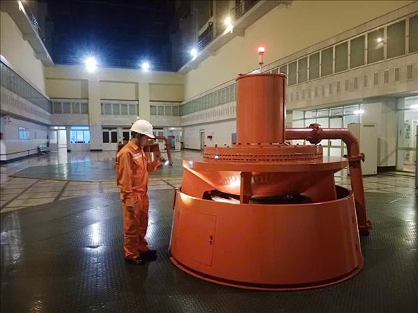 Những người giữ nhịp dòng điện – Âm thầm phía sau ánh sáng