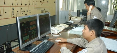 <p>Nhà thầu thi công xây dựng công trình:<br />- Tổng Công ty Xây dựng số 1.</p>
<p>- Liên hiệp các xí nghiệp thi công cơ giới.</p>
<p>- Liên hiệp các xí nghiệp Xây dựng thủy lợi 4.</p>
<p>- Xí nghiệp liên hợp lắp máy 45.</p>
<p>- Liên hiệp các Xí nghiệp Xây dựng Công trình Giao thông 6 & 7.</p>
<p>- Công ty Xây lắp Điện 2.</p>